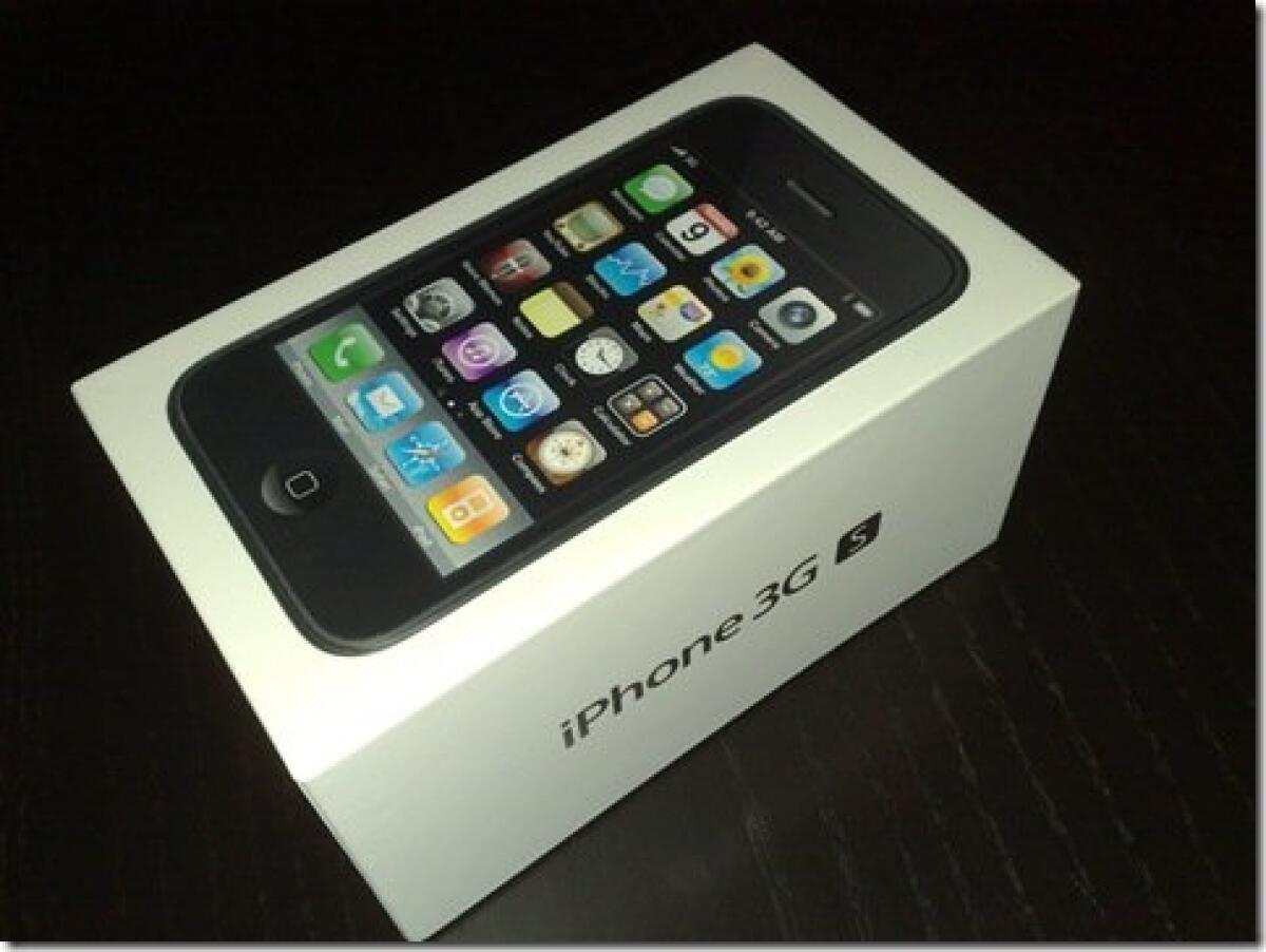 iPhone 3GS: unboxing by YourLifeUpdated - 