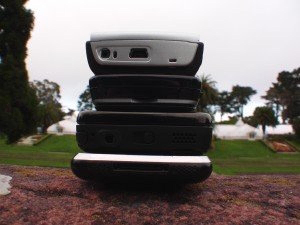 Nokia N900: confronto dimensionale con N96, 5800 ed iPhone - 