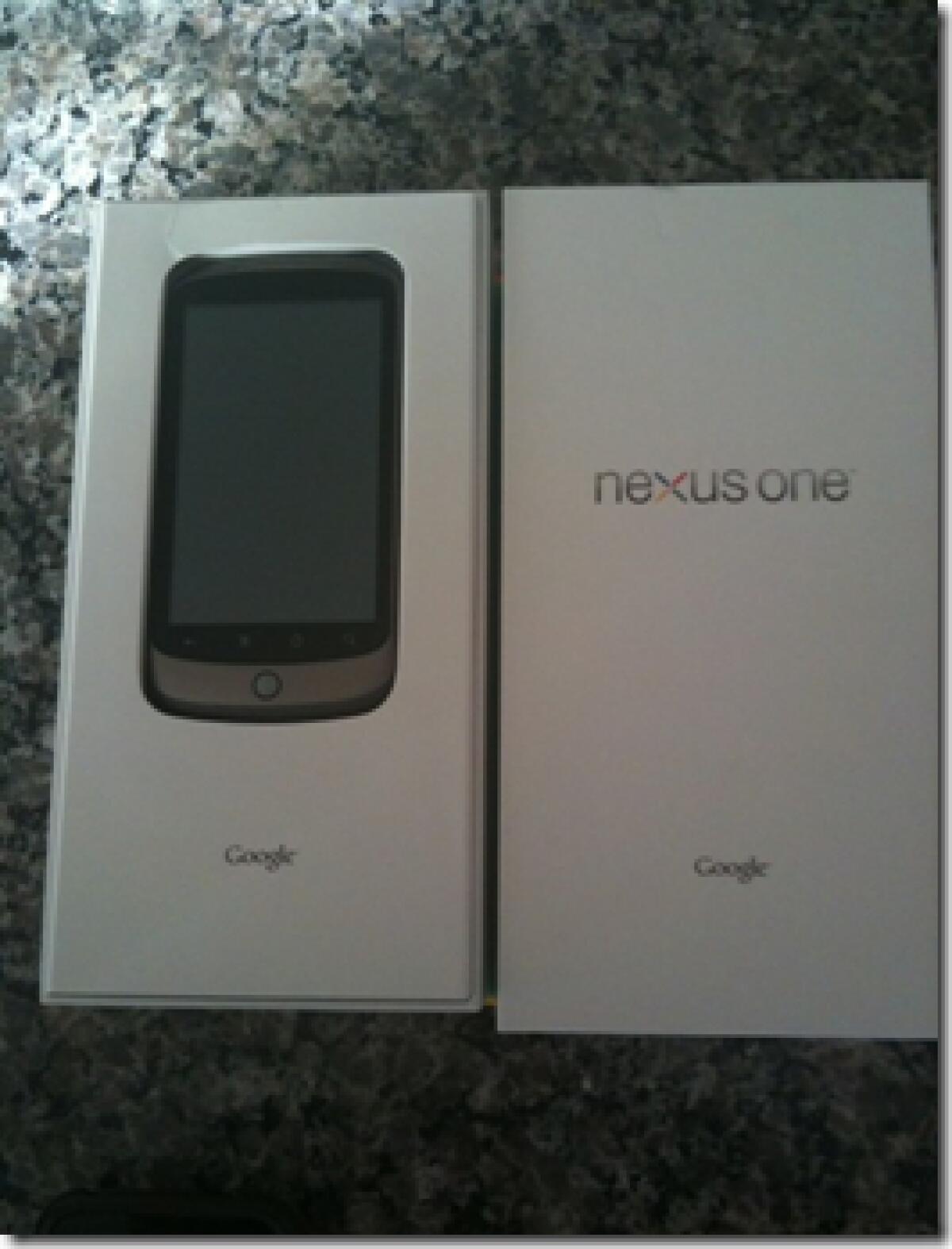 Google Nexus One: le prime immagini dell’unboxing - 
