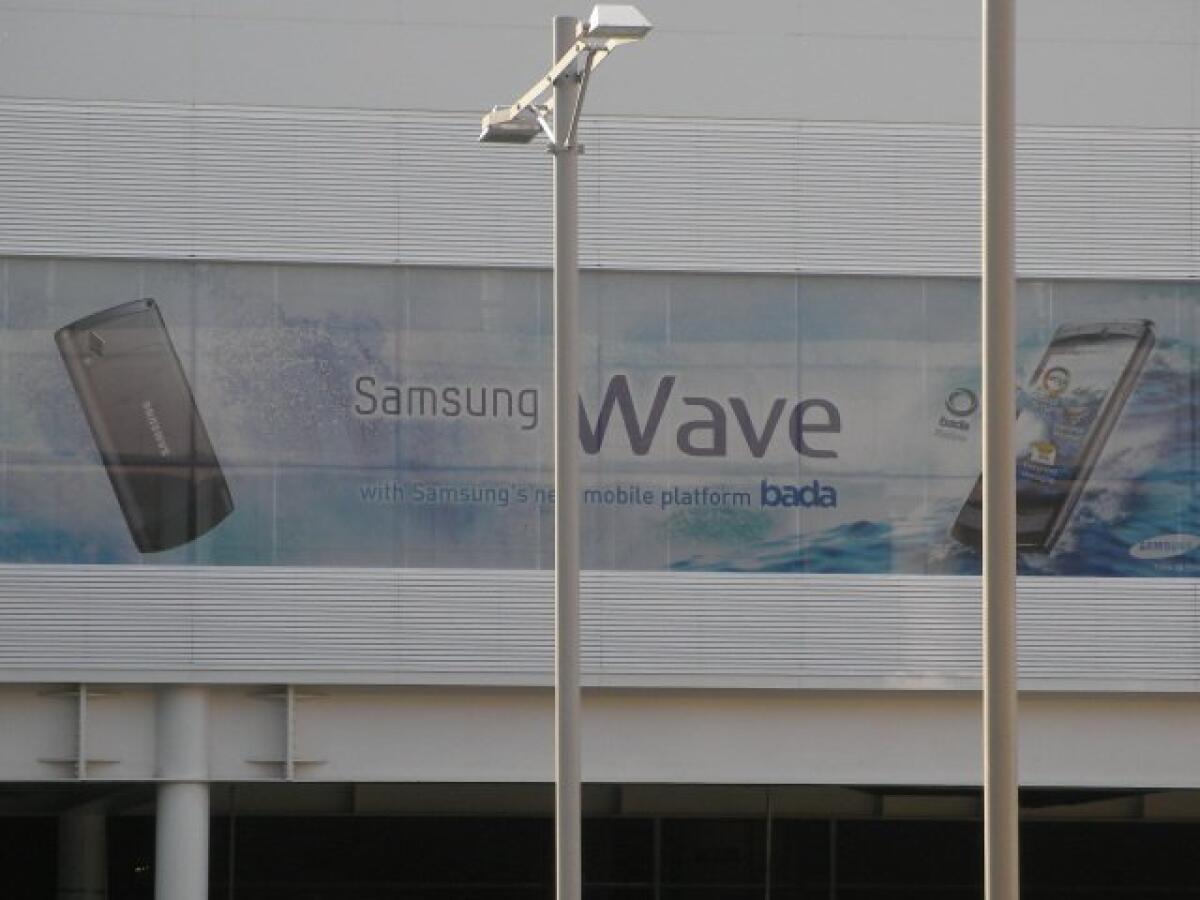 Samsung Wave: ecco il primo smartphone Bada - 