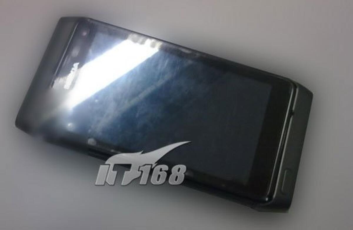 Nokia: in rete le immagini di N8-00, con Symbian^3, 12MP e 4 pollici - 