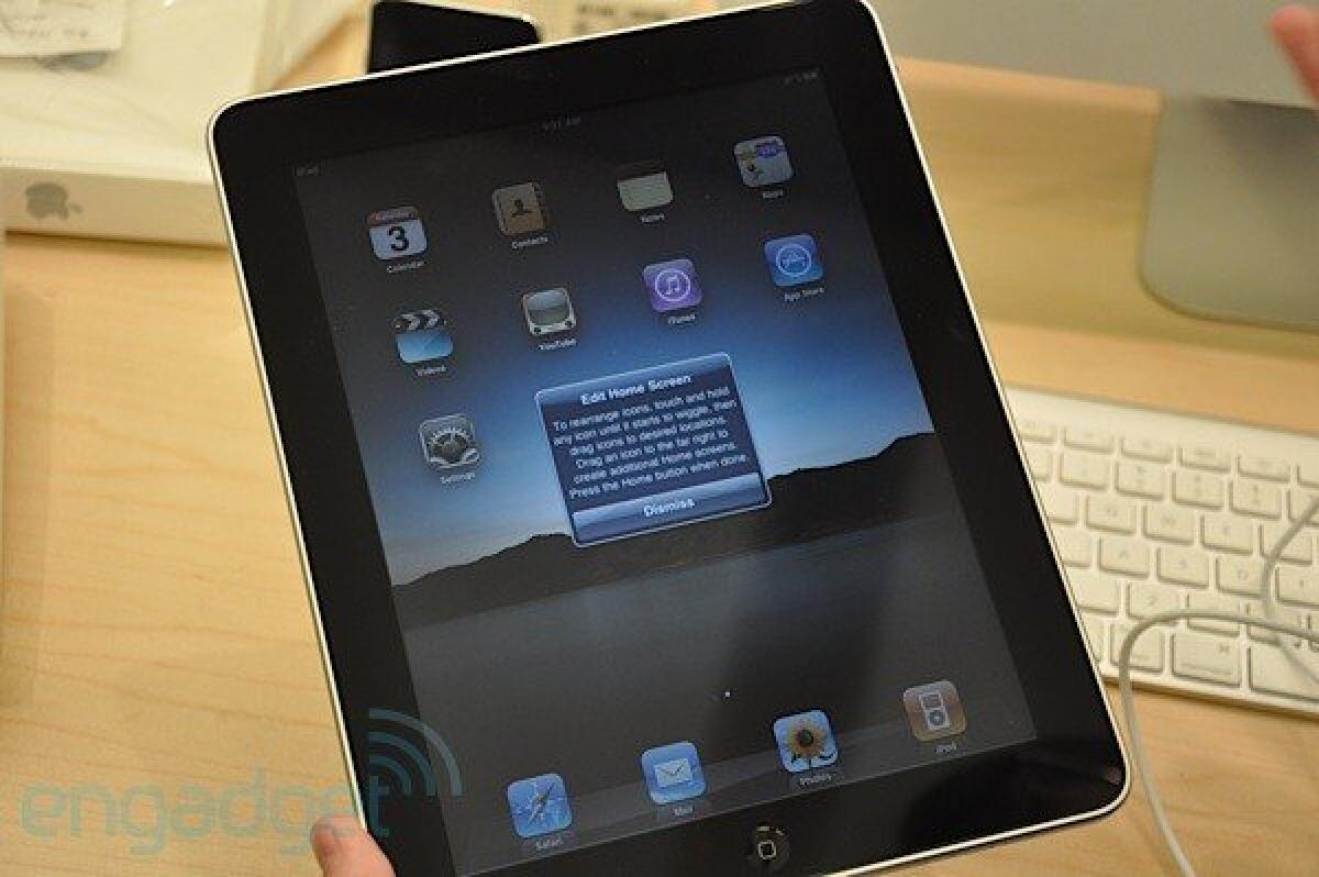 Apple iPad è arrivato: tante foto e video delle prime consegne - 