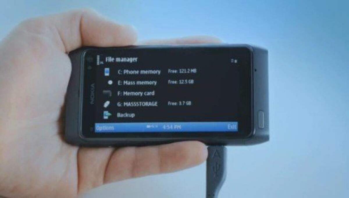 Nokia N8: la funzione USB “On The Go” si mostra in video - 