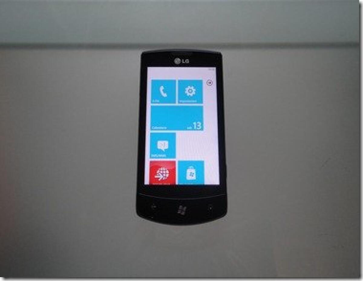 LG Optimus 7: Video Recensione di YourLifeUpdated - 