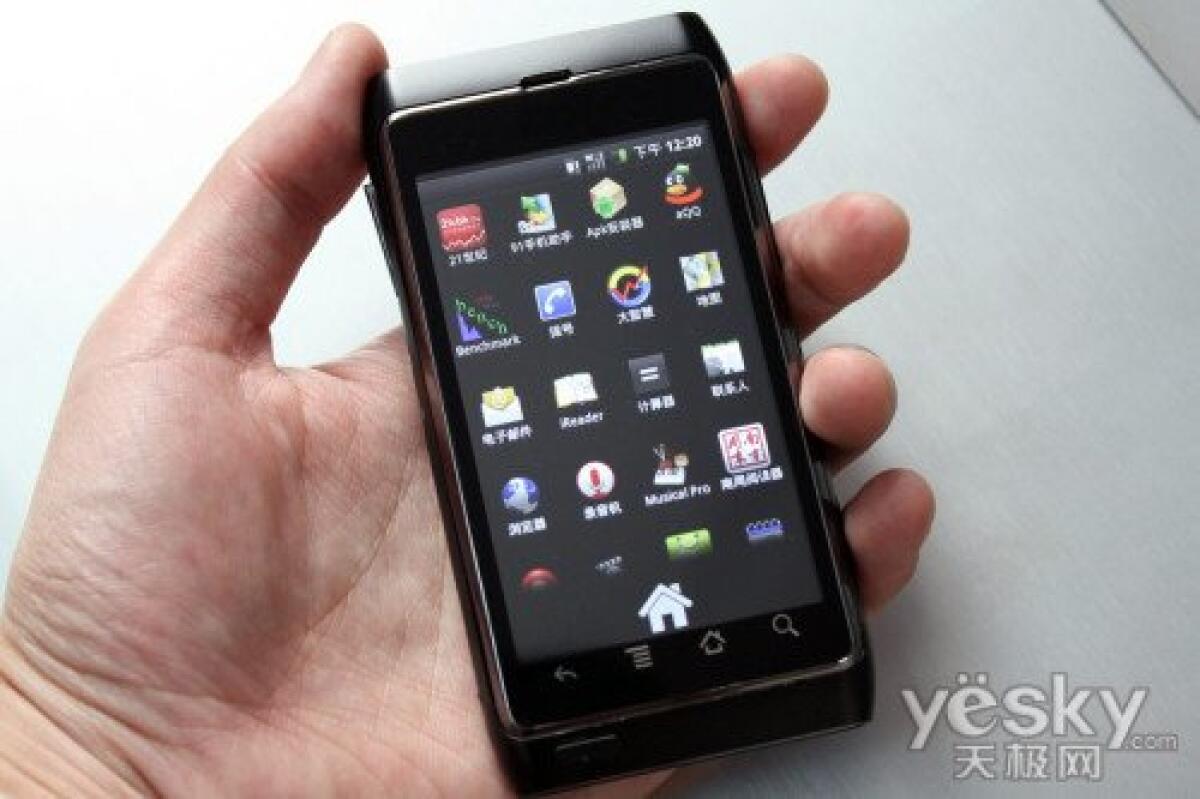 Nokia N8 con Android? Esiste, ma è solo un clone - 