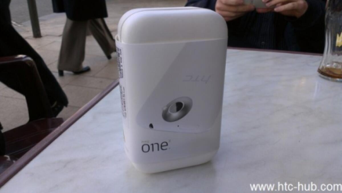Primi video unboxing anche per HTC One X ! - 