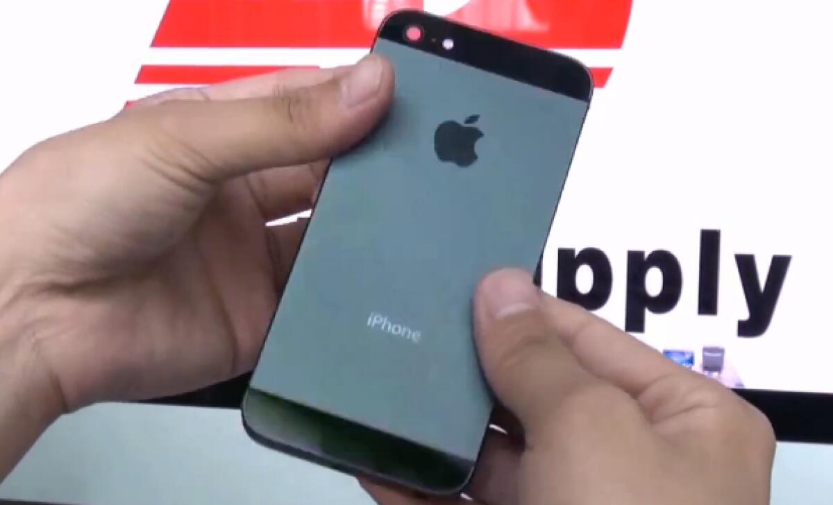 La presunta scocca dell'iPhone 5 ripresa in un nuovo video - 