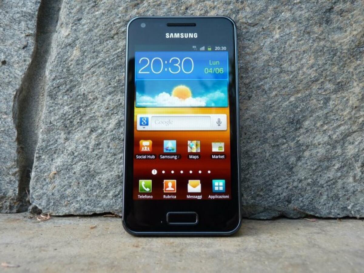 Recensione Samsung Galaxy S Advance GT-I9070 e Videorecensione by YourLifeUpdated - 