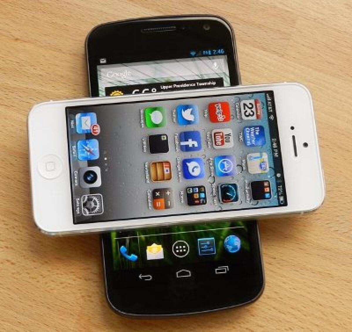 Video Confronto tra Google Galaxy Nexus e Apple iPhone 5 - 