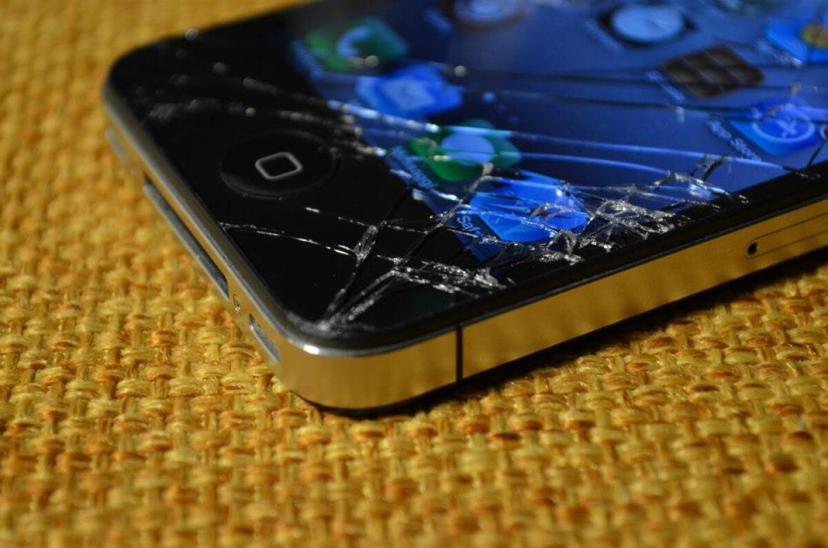 Cosa succede quando iPhone 4S cade a terra senza bumper?  - 