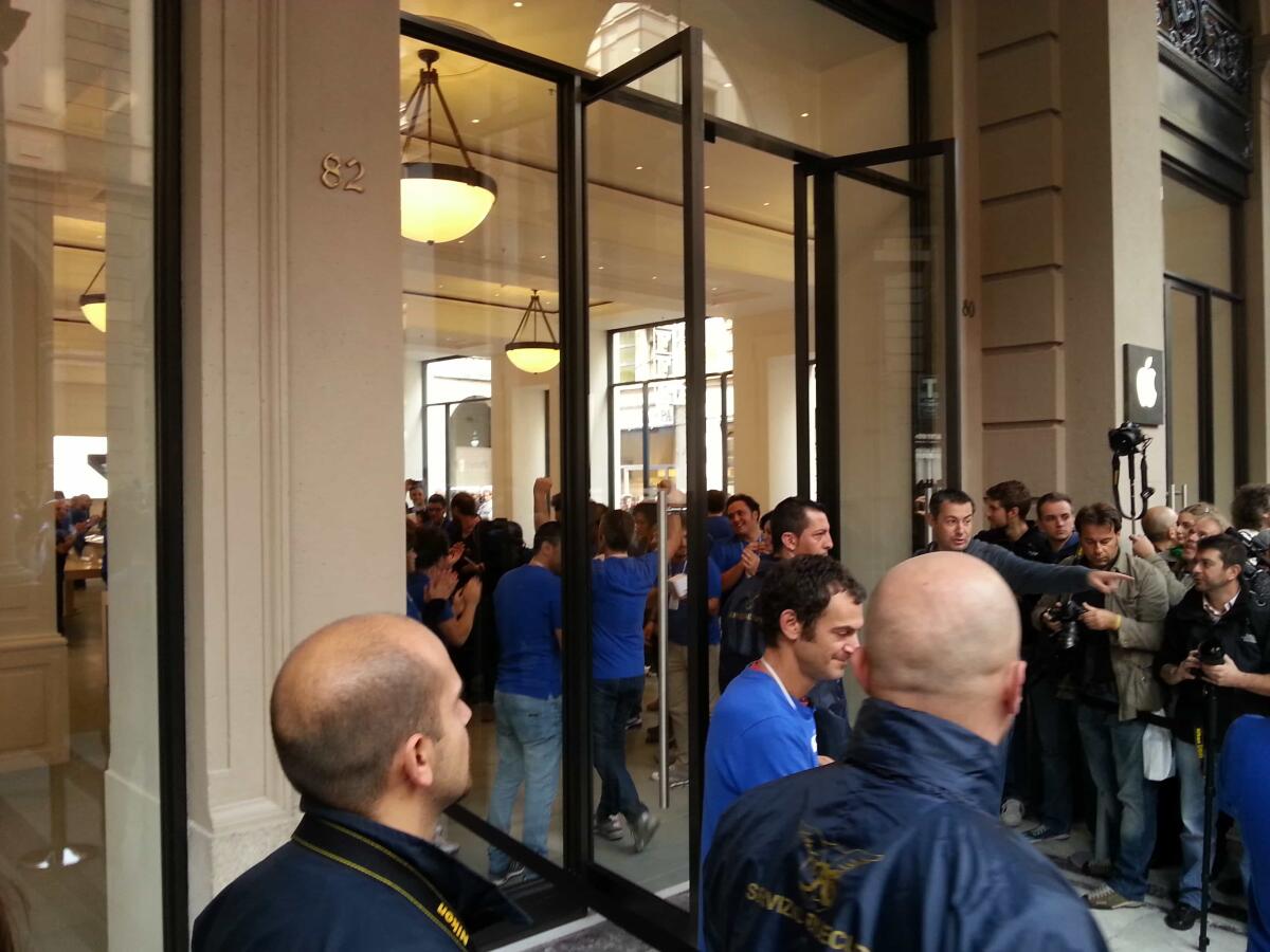Inaugurazione Apple Store Torino Via Roma, 13 Ottobre 2012 [Foto in Diretta] - 