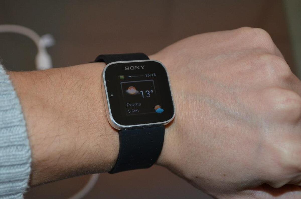 Recensione Sony SmartWatch e VideoRecensione da YourLifeUpdated - 