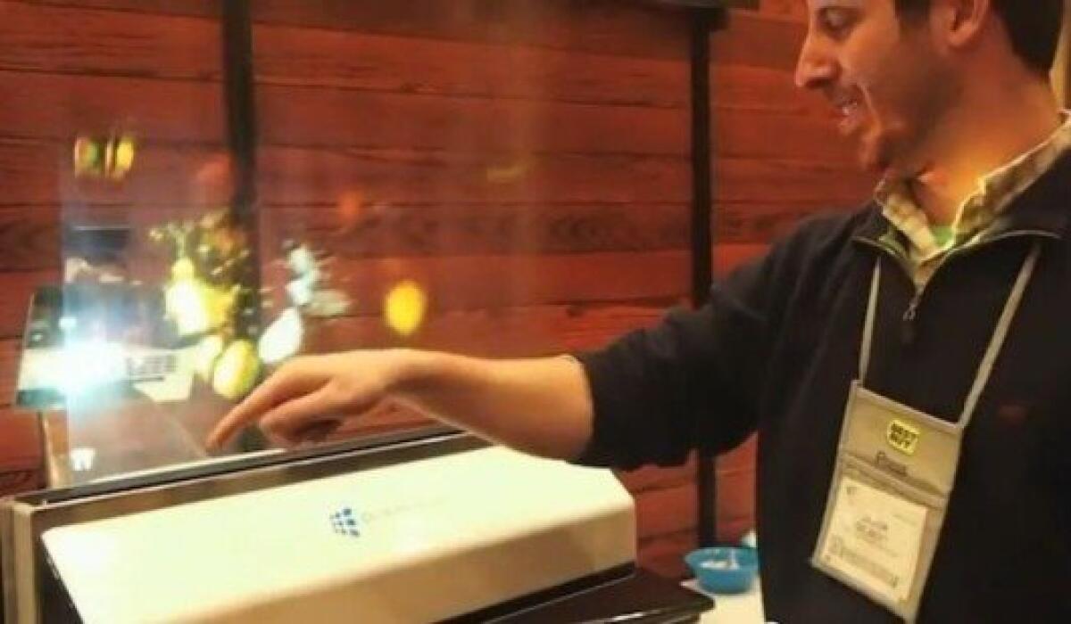 Speciale CES 2013: Ecco come giocare a Fruit Ninja su un ologramma! - 