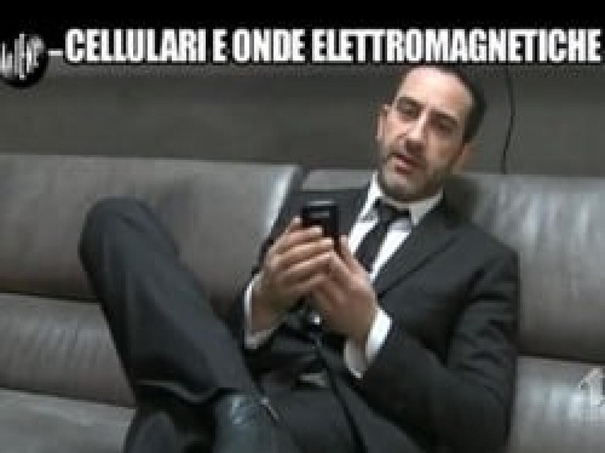 Le onde elettromagnetiche dei cellulari fanno male? Ce lo spiegano Le Iene - 