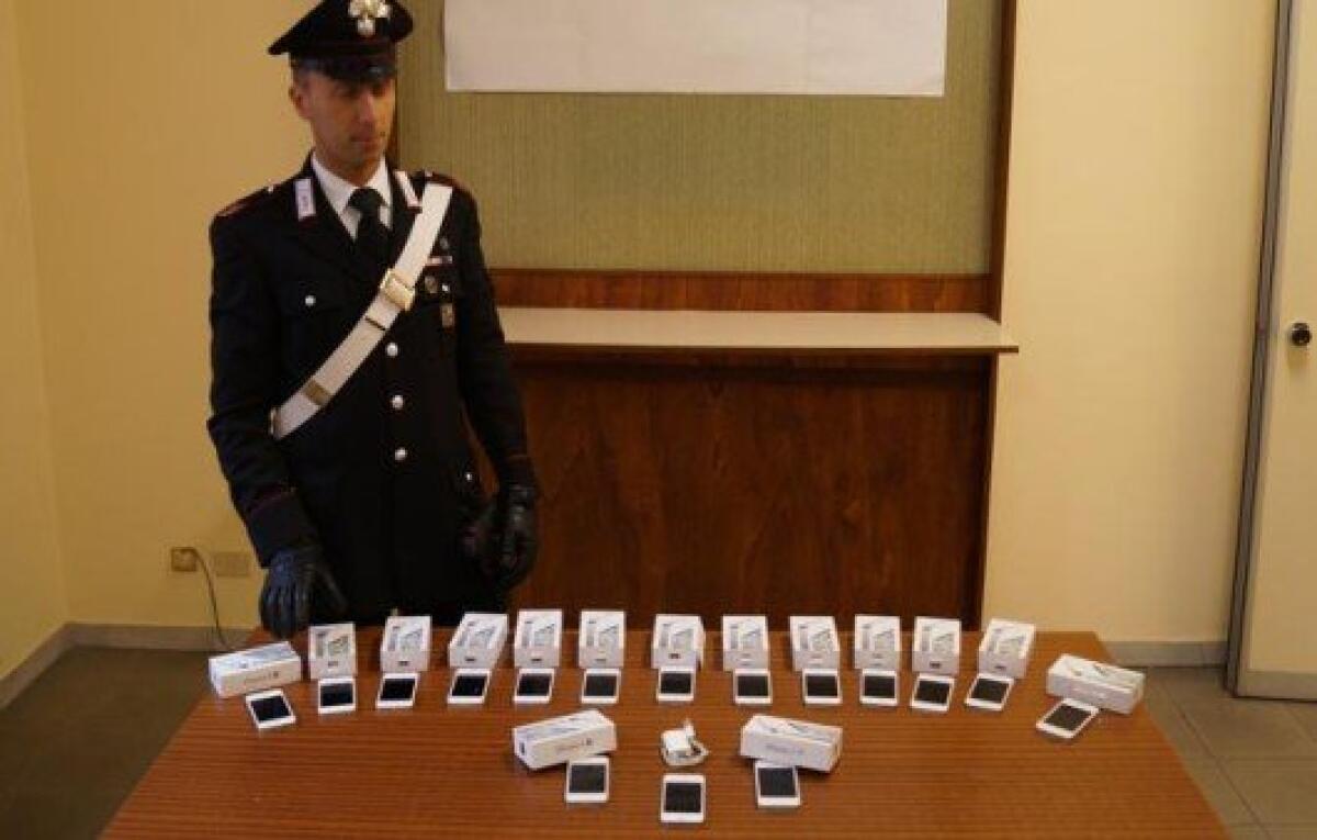 Lodi: rubano gli iPhone e li rivendono a prezzi stracciati - 