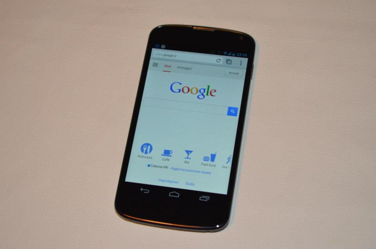 Recensione Google Nexus 4 e VideoRecensione da YourLifeUpdated - 