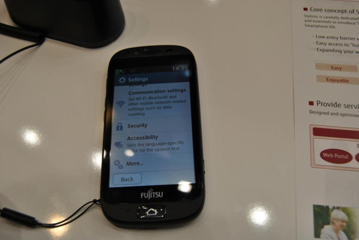 Fujitsu Stylistic S01:Primo Smartphone progettato per gli Anziani [MWC 2013] - 