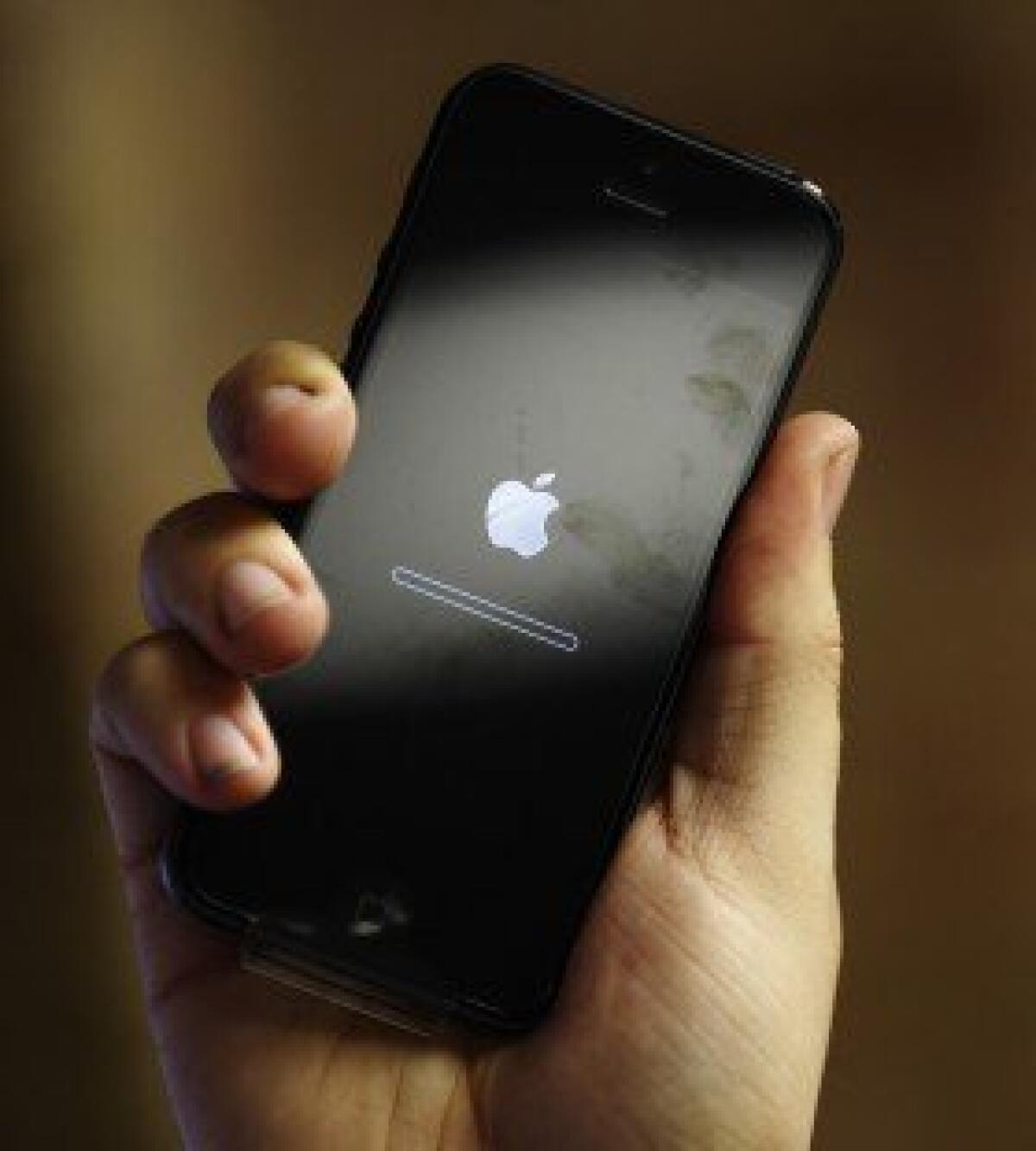 Apple, l'iPhone economico sarà in plastica e senza display Retina - 