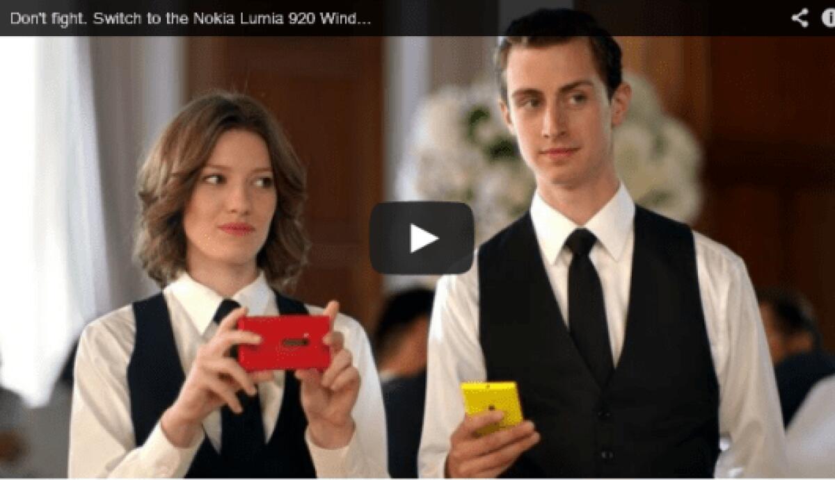 Microsoft prende in giro gli utenti Apple e Samsung nel nuovo spot del Lumia 920 - 
