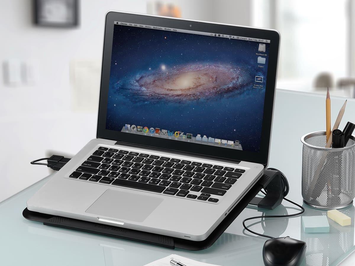 [Recensione] NotePal U2 PLUS di Cooler Master, un supporto fresco e leggero per PC portatile - 