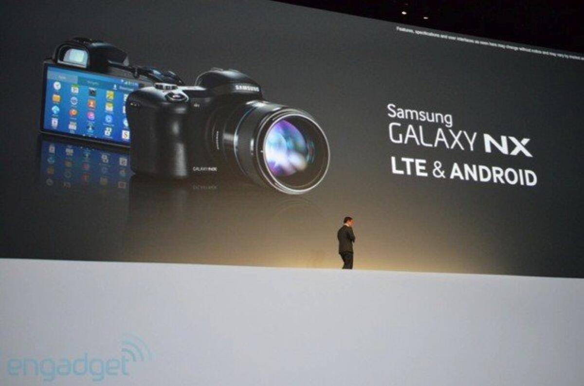 Samsung Galaxy NX Mirrorless: Ufficiale la prima fotocamera con Android e LTE [Foto e Caratteristiche Tecniche] - 