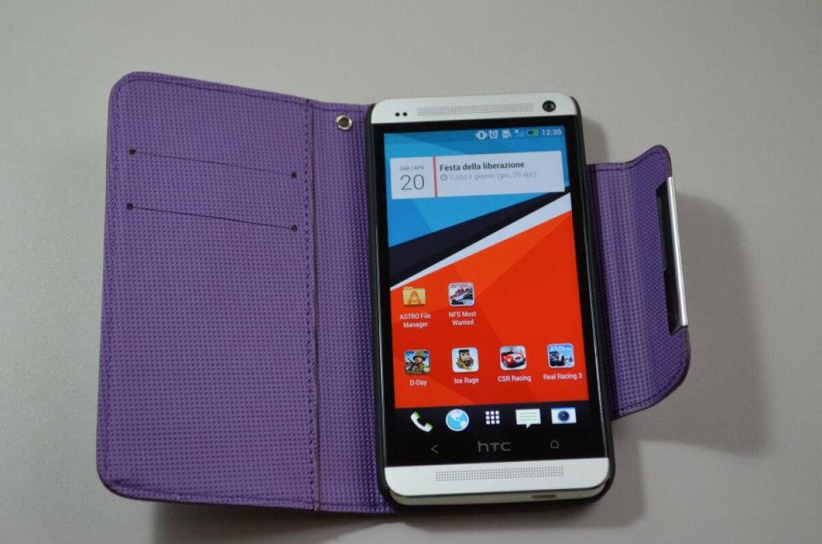 Recensione Custodia a portafogli in ecopelle per HTC One di MobileFun - 
