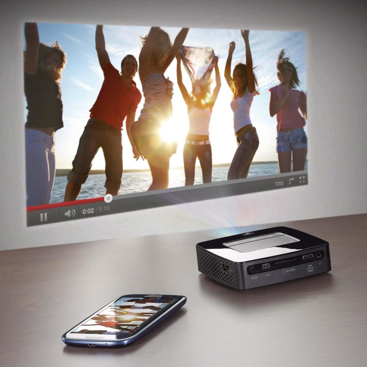 Philips Picopix PPX 3610: Proiettore Tascabile con Wi-fi e Android al prezzo di 499,9 € - 