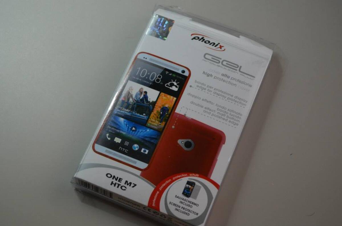Recensione custodia Phonix per HTC One - 