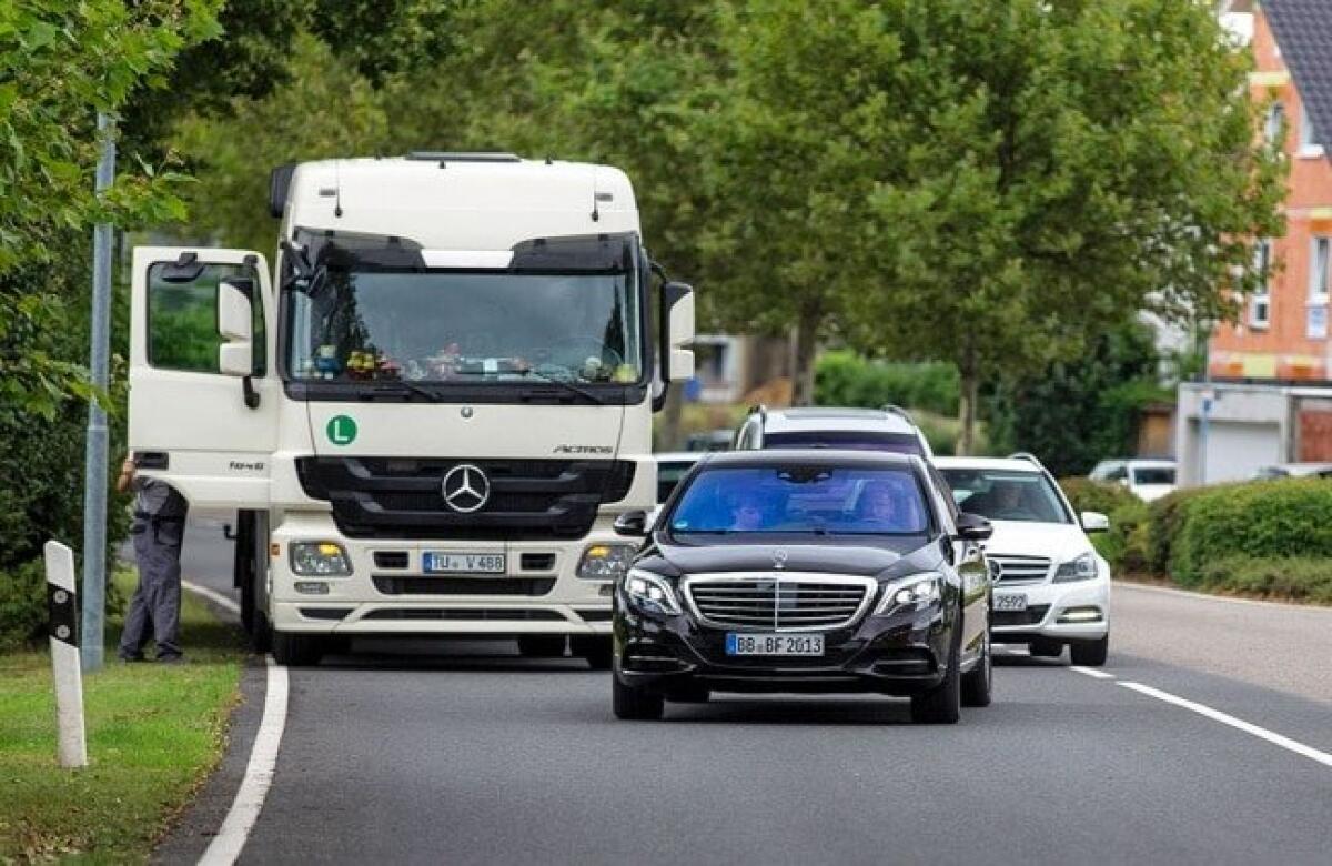 Mercedes-Benz Classe S 500 con Intelligent Drive: E l'auto si guida da sola - 