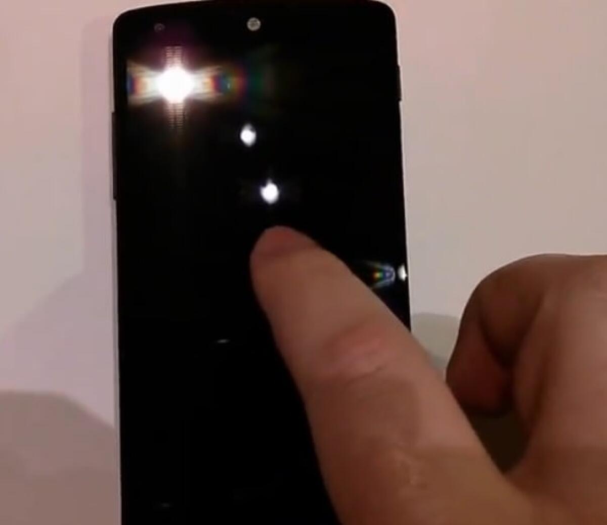 Sbloccare il Nexus 5 con un Toc Toc grazie alla funzione KnockOn - 