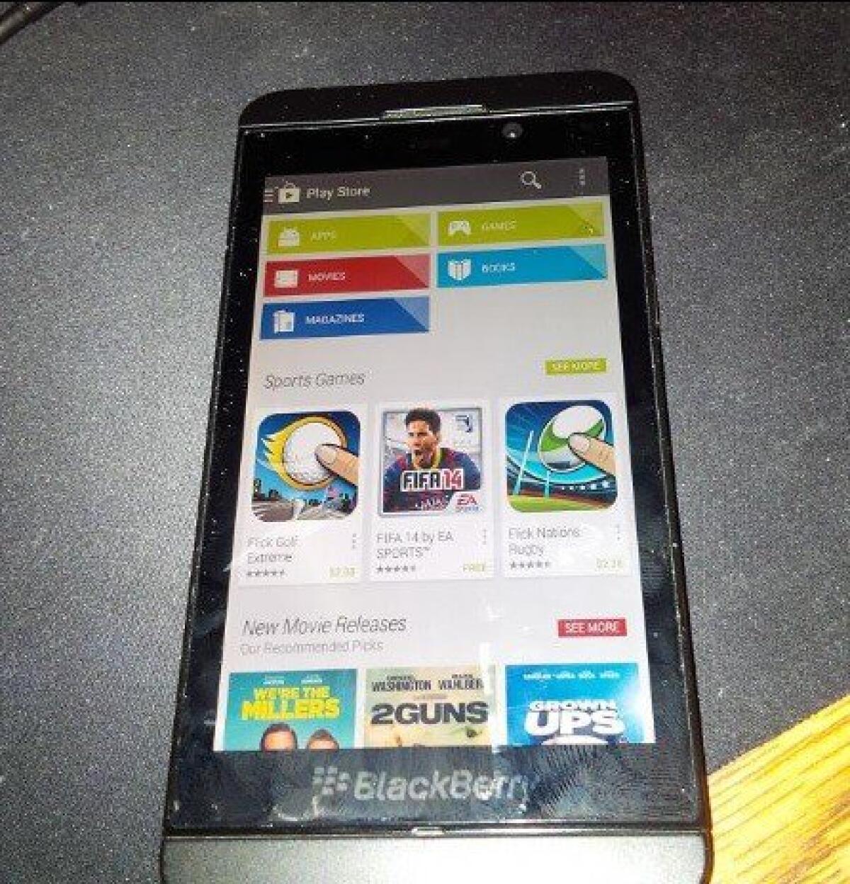 Ecco le prime immagini del supporto al Google Play Store su smartphone BlackBerry - 