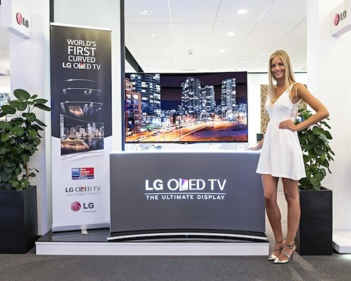 LG promuove il nuovo TV OLED CURVO - 