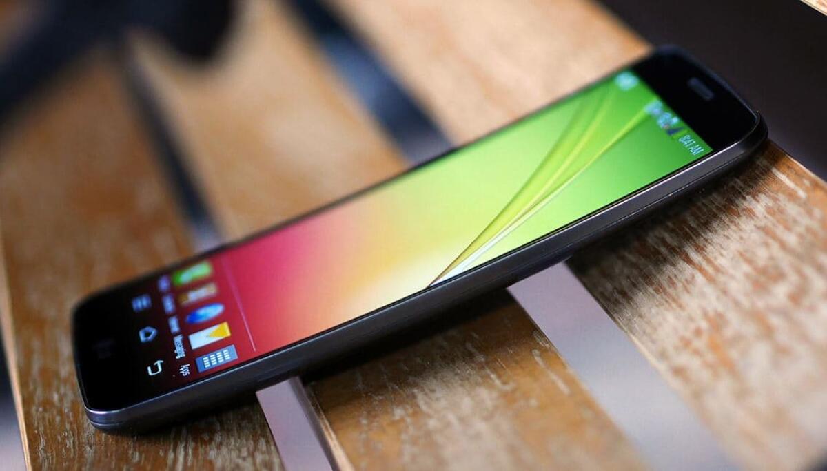 Incredibile: LG G Flex costerà 900 euro al lancio in Italia - 