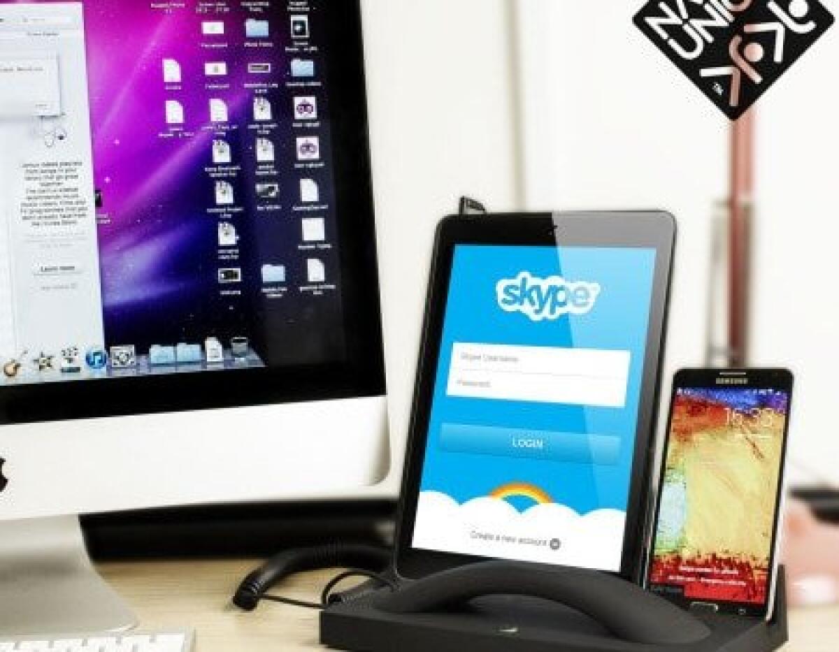 Supporto doppio con cornetta Curve Native Union in offerta per carnevale su MobileFun - 