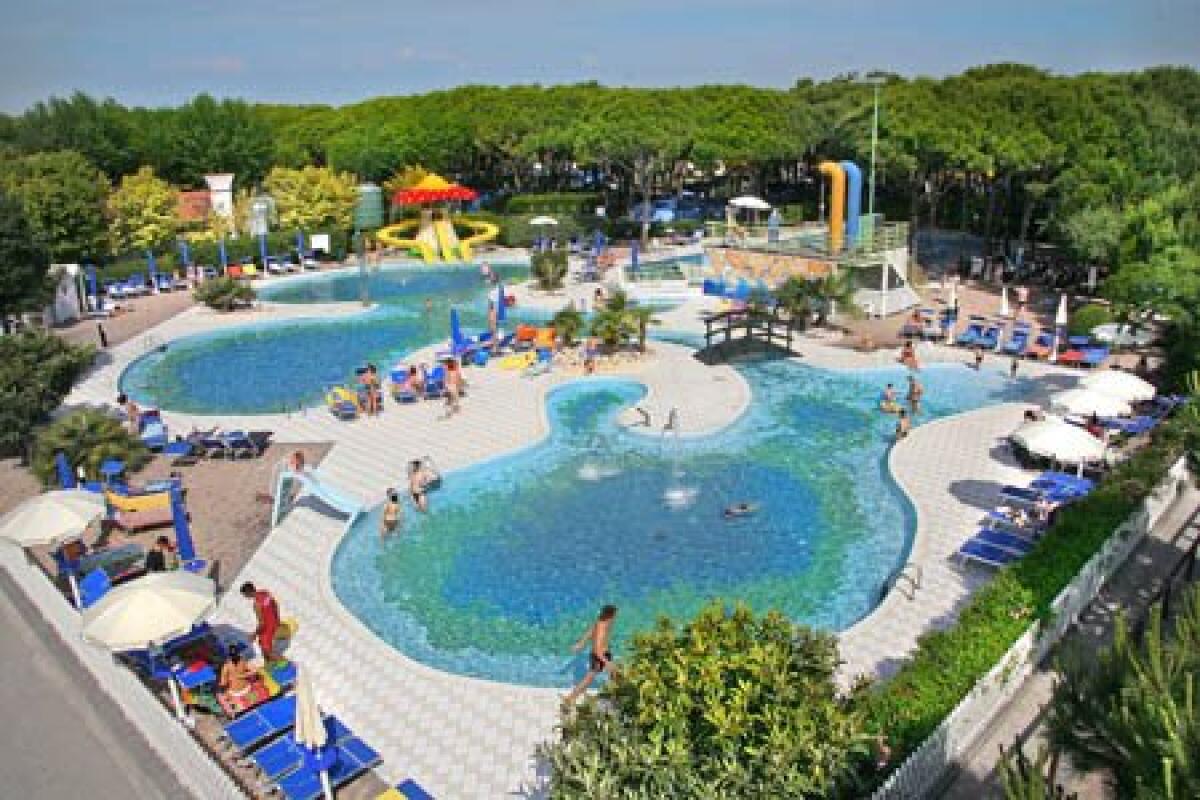 Offerte di Lavoro: 1300 assunzioni in Gardaland, Cinecittà World, Aquafan, Parco Oltremare! - 