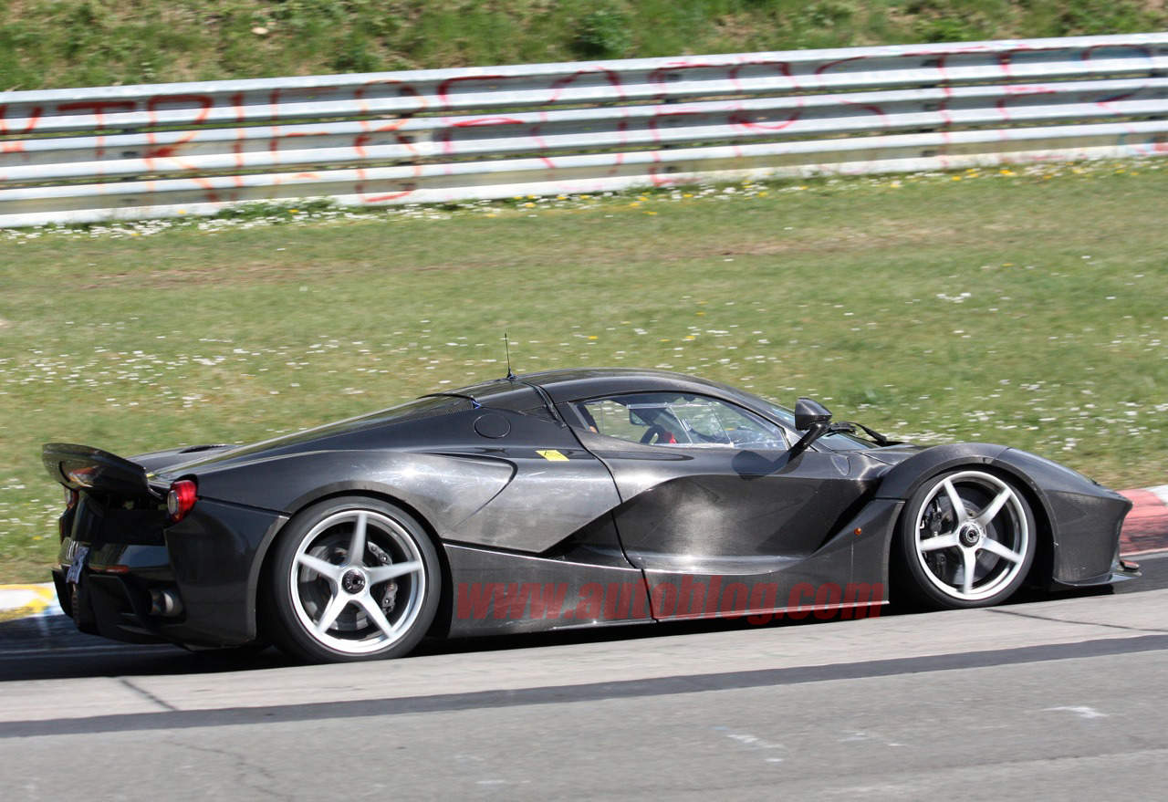 Galleria 1 del post: [Spy Foto] Ferrari LaFerrari XX: Gira al Ring in 6:35!