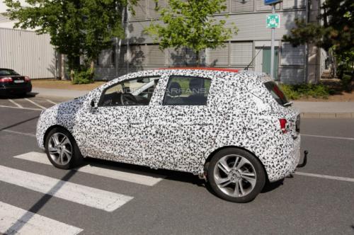 Galleria 1 del post: [Spy Foto] New Opel Corsa 2015: Eccola circolare su strada!