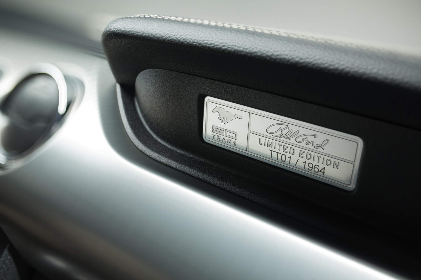 Galleria 1 del post: Ford Mustang 50th Anniversary: Solo in 1964 esemplari