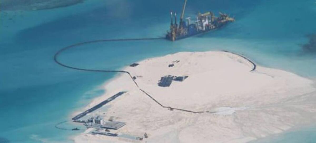 Incredibile: la Cina sta costruendo un'isola artificiale - 