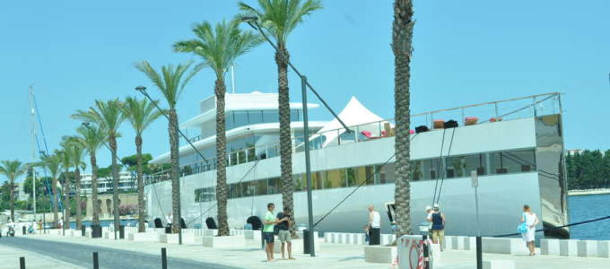 A Brindisi il Mega Yacht extra lusso di Steve Jobs che non ha mai visto!!! - 