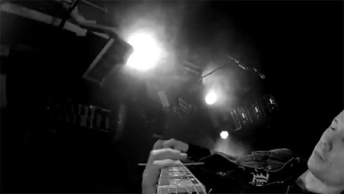 Canzone Trivium, Through Blood And Dirt And Bone: testo, parole, traduzione italiano e video ufficiale - 