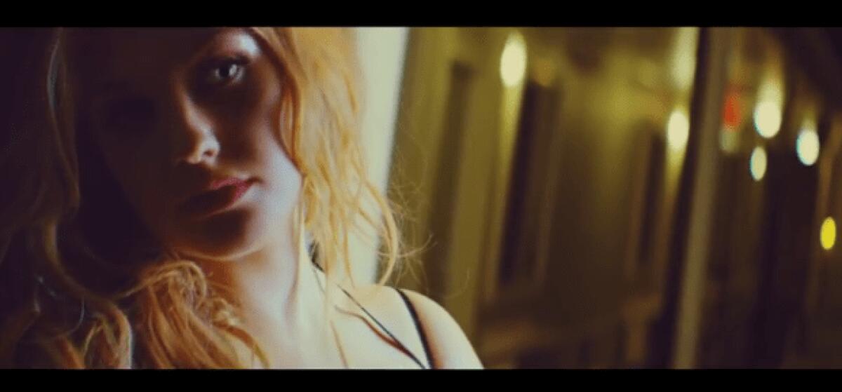 Canzone Ella Henderson, Ghost: testo, parole, traduzione italiano e video ufficiale - 