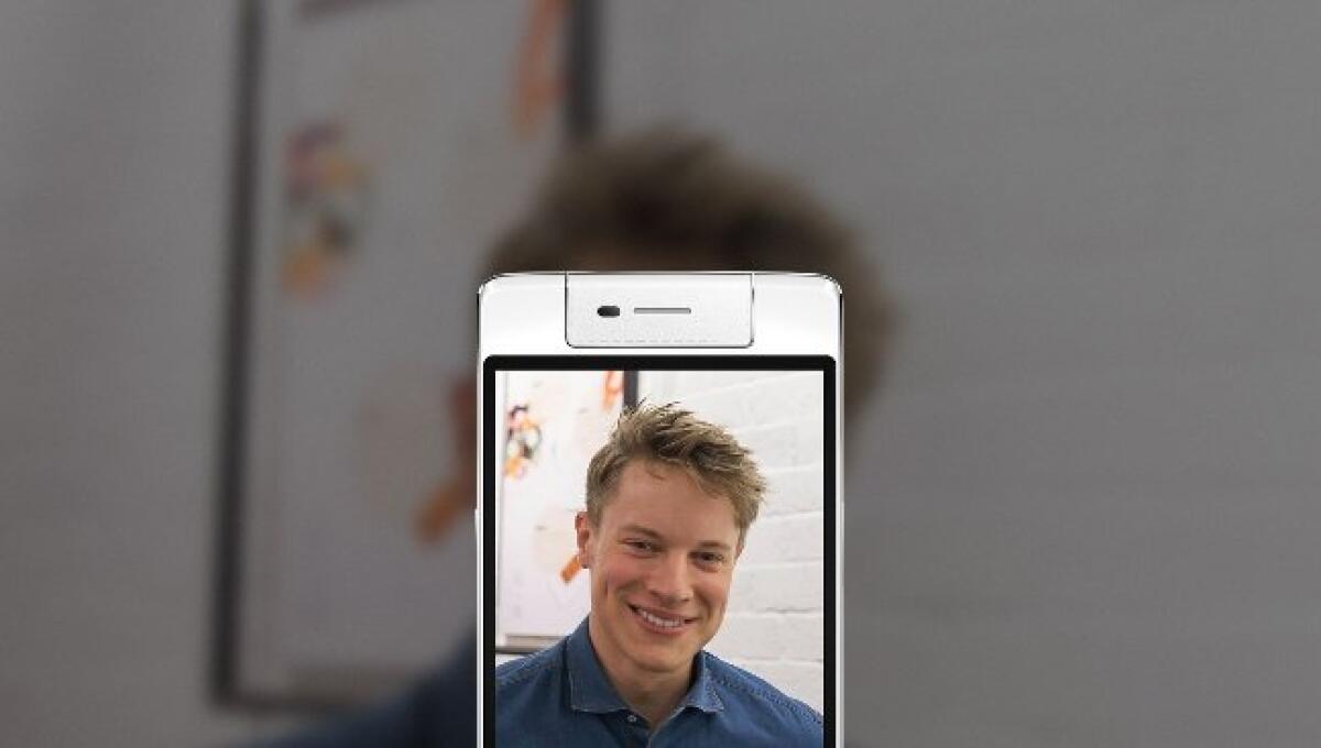 Oppo N3: Ecco lo smartphone con fotocamera girevole e motorizzata - 