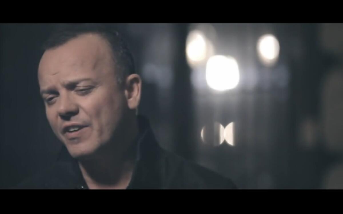 Gigi d'Alessio, Una lunga sera: testo, parole e video ufficiale - 