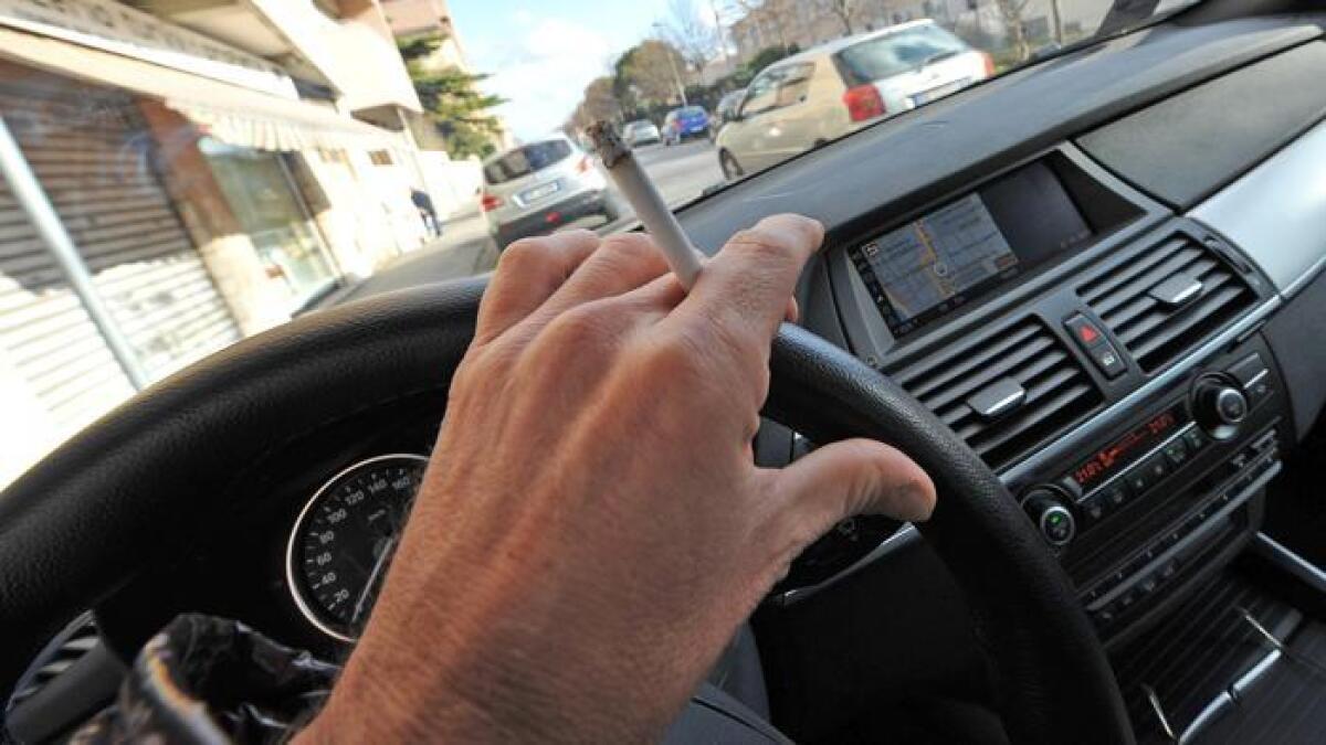 Italia: niente sigarette in macchina, nelle spiagge e negli stadi - 