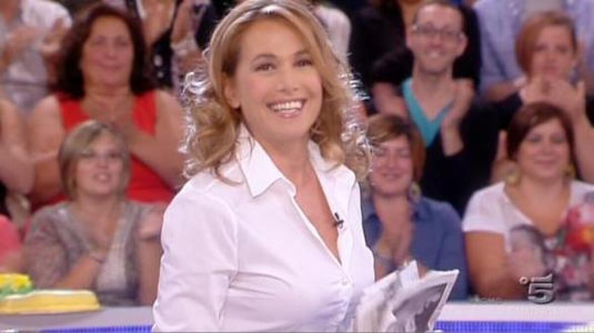 Enzo Iacopino ancora contro Barbara d'Urso: "Le piace sguazzare nei bidoni dell'immondizia" - 