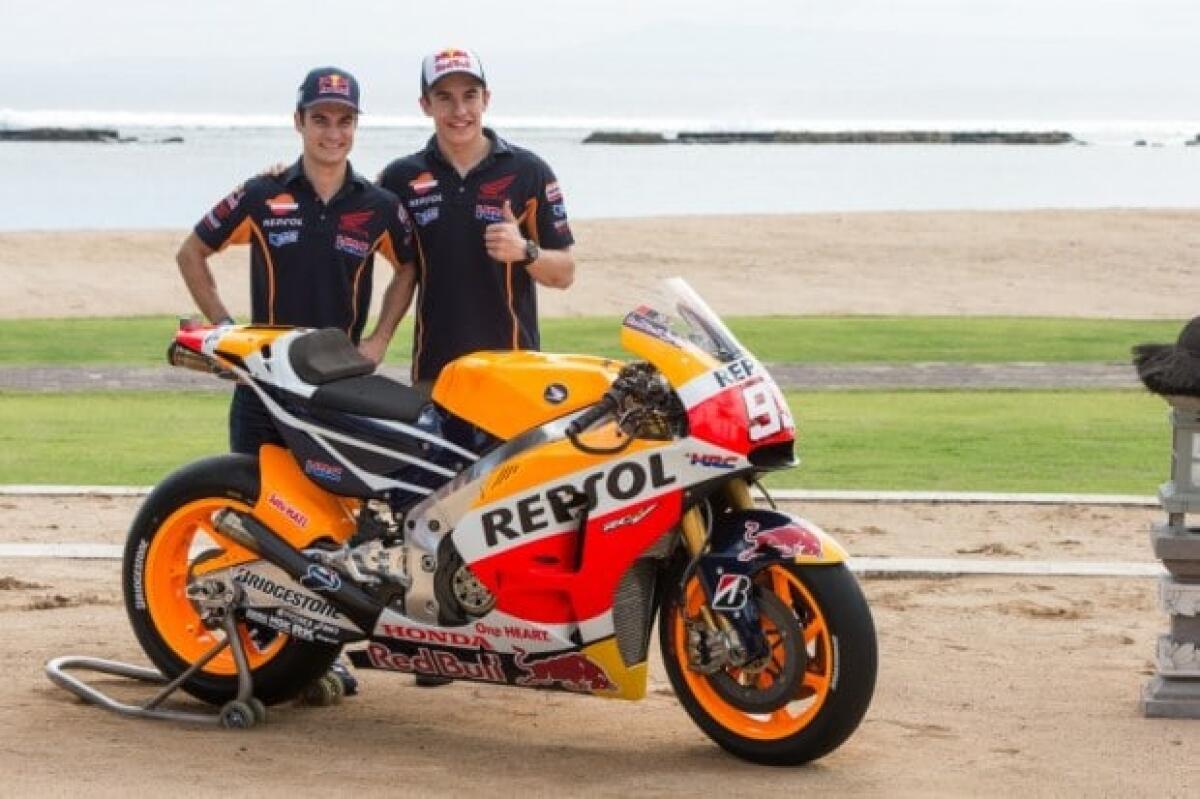 MotoGP 2015: Il Team Repsol svela la nuova Honda RC213V nell'incantevole isola di Bali...Ecco tutti gli scatti - 