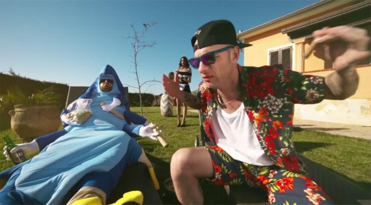 Clementino, Fumo: testo, parole e video ufficiale - 