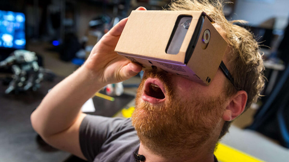 Realtà virtuale e Porno: Un sito per adulti regala il visore Google Cardboard - 