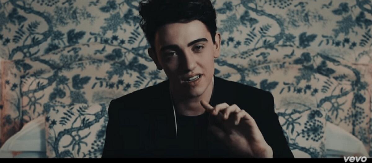 Michele Bravi, The Days: testo, parole e video ufficiale - 